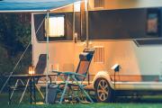 Campingmöbel, Zelte & Co: Tipps für den Urlaub im Grünen