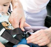 Risiko Kindersitz - Fehler beim Anschnallen vermeiden